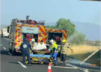 Coordina CRUM atención tras accidente de autobús en la Autopista de Occidente