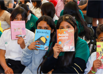 Este lunes regresan a clases más de un millón de estudiantes: Gabriela Molina