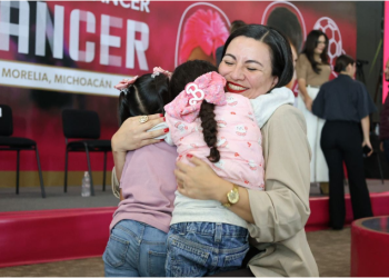 Cuidar a quienes cuidan: Disponible apoyo económico para familias de niñas y niños con cáncer