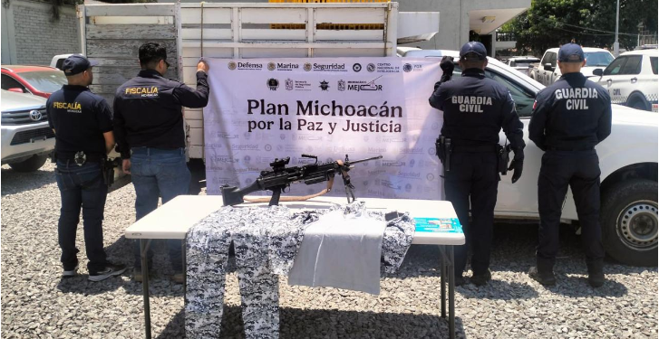 Guardianes del Camino aseguran a 2 hombres con droga, cartuchos y arma calibre .50