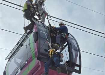 Paramédicos michoacanos se certifican en rescate especializado en teleféricos