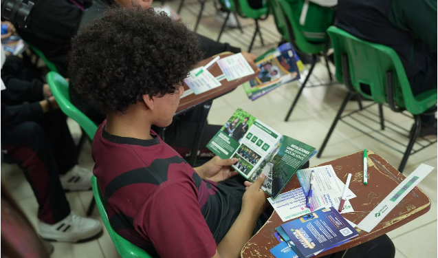 Michoacán garantizará acceso al bachillerato sin examen de admisión