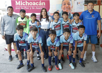 Gabriela Molina reconoce a campeones estatales del Mundialito Escolar