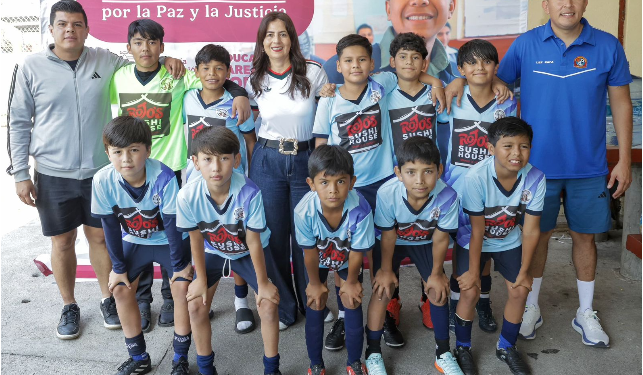 Gabriela Molina reconoce a campeones estatales del Mundialito Escolar