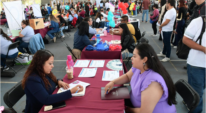 Más de mil 800 oportunidades de trabajo se ofertaron en 5 municipios de Michoacán