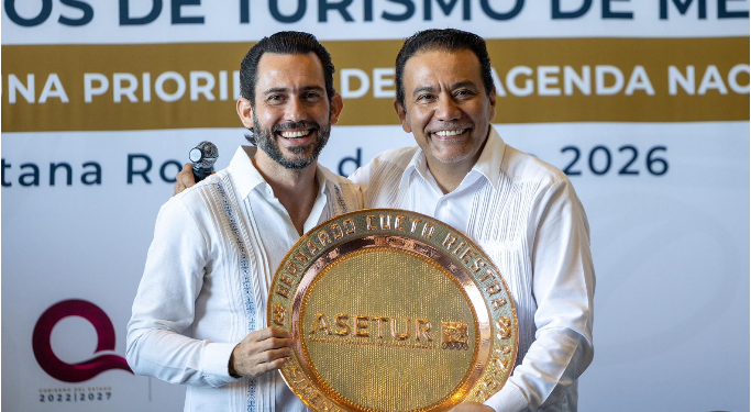 Roberto Monroy rinde protesta como nuevo presidente de Asetur México