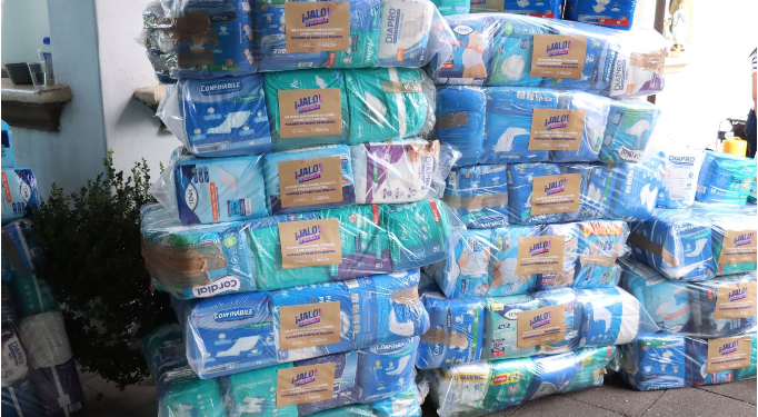 Solidaridad de los michoacanos llega al Hogar Cristo Abandonado; se entregaron 3 mil 600 pañales