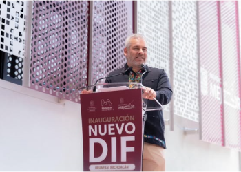 Caos en el DIF Michoacán; Bedolla lo tiene abandonado; desde hace tres meses trabajadores no reciben pagos