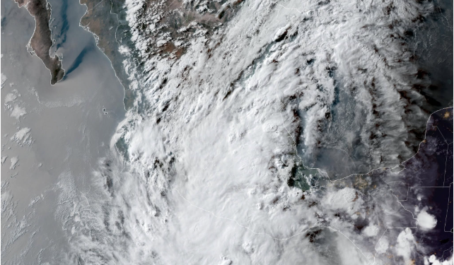 ¡Totalmente cubierto! Así se observa, mediante imágenes de satélite, México a pocas horas de recibir el impacto del próximo ciclón tropical #Boris.
