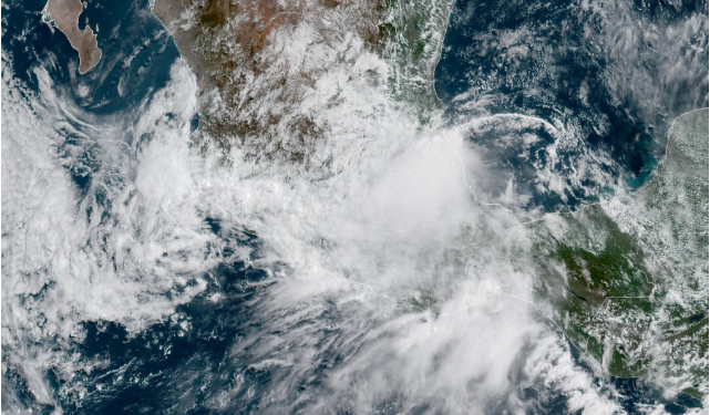 Martes, con lluvias fuertes a intensas debido a los remanentes del ciclón tropical Boris en México.