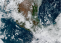 Jueves, con lluvias fuertes a intensas debido a canales de baja presión y una zona de inestabilidad con potencial ciclónico.