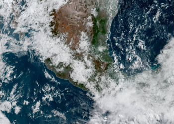 Jueves, con lluvias fuertes a intensas debido a canales de baja presión y una zona de inestabilidad con potencial ciclónico.