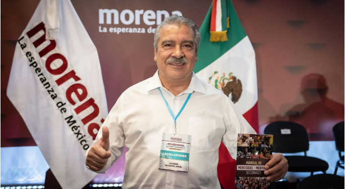 Morón muestra congruencia y solicita licencia indefinida a su cargo como senador