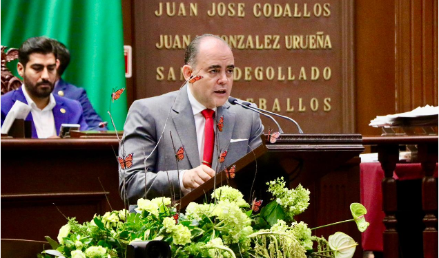 Baltazar Gaona presenta en tribuna iniciativa ciudadana para fortalecer la legitimidad de las sustituciones en ayuntamientos