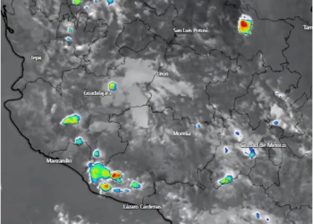 Inicia el desarrollo de núcleos de tormenta con tendencia a fortalecerse, de acuerdo con las recientes imágenes de satélite.
