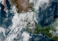 Domingo, con más lluvias fuertes a muy fuertes debido al avance de dos ondas tropicales al sur de México.