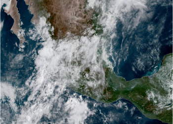 Domingo, con más lluvias fuertes a muy fuertes debido al avance de dos ondas tropicales al sur de México.