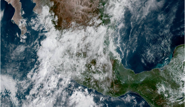 Domingo, con más lluvias fuertes a muy fuertes debido al avance de dos ondas tropicales al sur de México.