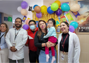 Niña de dos años vence al cáncer con tratamiento interinstitucional del ISSSTE