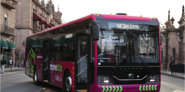 CON EL MOREBÚS EL GOBIERNO SIGUE CONFUNDIENDO OBRAS VIALES CON MOVILIDAD: MARTÍNEZ CORTES