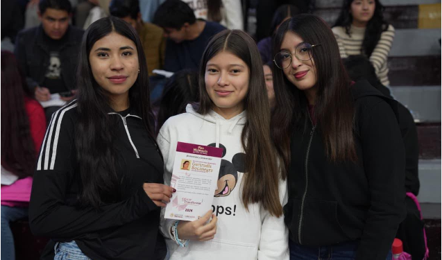 Más de 204 mil estudiantes de prepa y universidad reciben becas en Michoacán