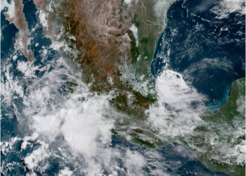 Jueves, con lluvias y tormentas dispersas debido al avance de una onda tropical al sur de México.