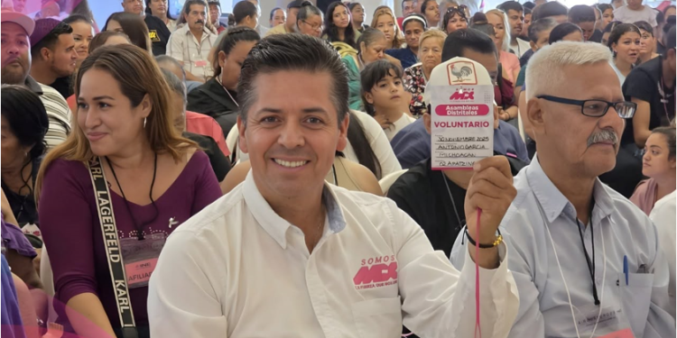 Regresa Antonio García Conejo al escenario político de Michoacán