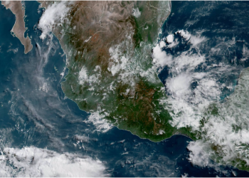 Sábado, con lluvias fuertes debido a inestabilidad atmosférica y el avance de una onda tropical al sur de México.