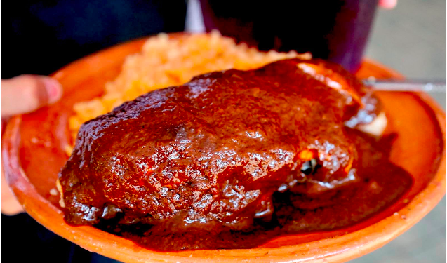 ¡Última oportunidad! La zona gastronómica y artesanal del Jalo Futbolero se despide este domingo