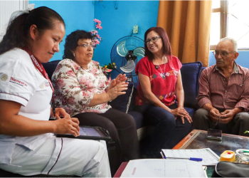 Servidores de la Salud continúan consultas gratuitas Casa por Casa: Leticia Ramírez   