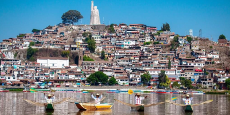 Reforzarán panteón de Janitzio con obras de infraestructura rumbo a la Noche de Muertos