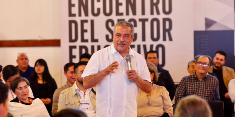 Sector educativo de Michoacán cierra filas con Raúl Morón