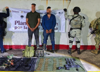 SP, Defensa y GN detienen a 2 hombres en posesión de armas y equipo táctico en Arteaga
