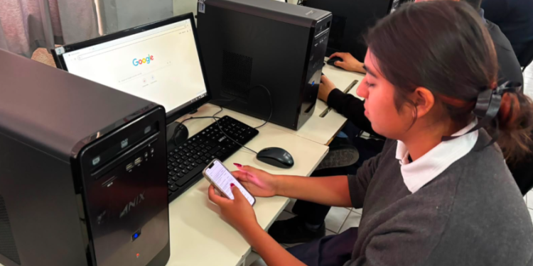 ¡De Puruándiro a la NASA! Jóvenes michoacanos inician estancia académica en EUA