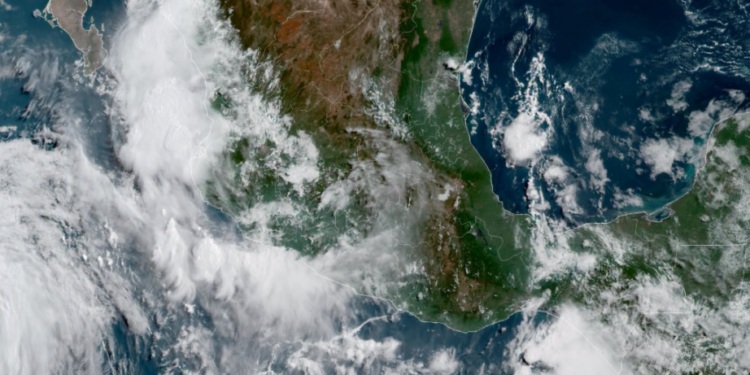 Lunes, con lluvias fuertes a muy fuertes debido al avance de una onda tropical y la influencia del huracán Genevieve.
