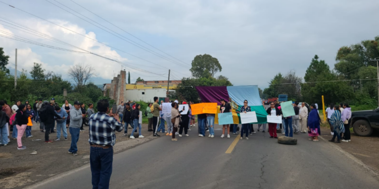 La comunidad de Naranja de Tapia se moviliza en exigencia de respeto a su libre autodeterminación