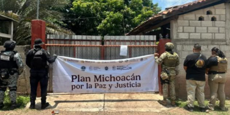 SSP apoya en cateo a la FGE, localizan 10 kg de metanfetamina