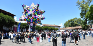 Pátzcuaro celebra 10 años del Cantoya Fest con una edición histórica