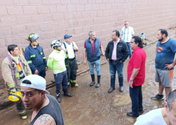 Julio Arreola encabeza atención inmediata en zonas afectadas por la tromba en Pátzcuaro