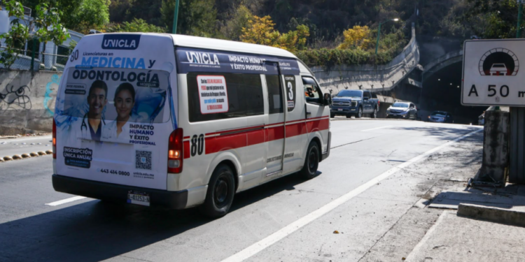 Tarifa del transporte público será de 12 pesos; no habrá más aumentos durante la actual administración