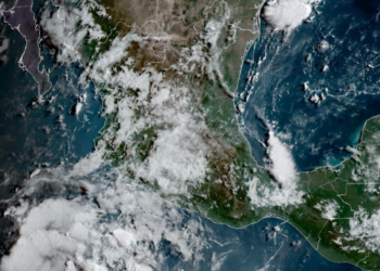 Lunes, continuando las lluvias en el litoral del Pacífico mexicano y el resto del país de manera dispersa.