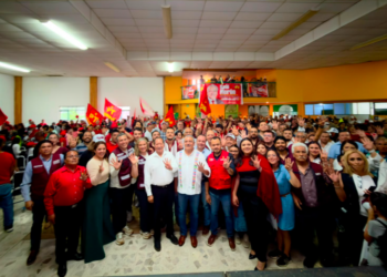 Morelia se pinta de rojo; PT arropa al profe Morón en el Distrito 10: Hugo Rangel