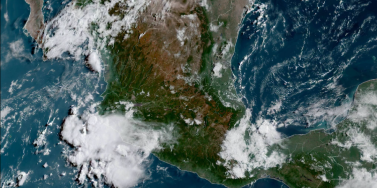 Lunes, con lluvias fuertes a severas intercalado con temperaturas muy calurosas en México.