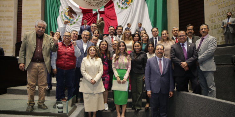TOTAL SOLIDARIDAD Y RESPALDO INCONDICIONAL A LA PRESIDENTA CLAUDIA SHEINBAUM EN LA DEFENSA DE NUESTRO PAÍS
