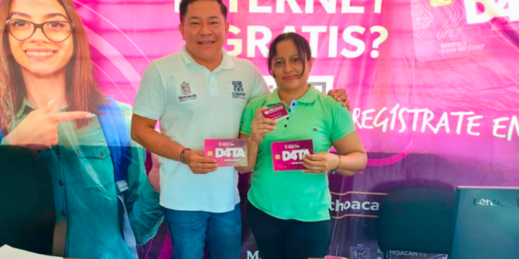 ¡Ya comenzó la entrega de chips D4TA Datos Gratis en prepas de Michoacán!
