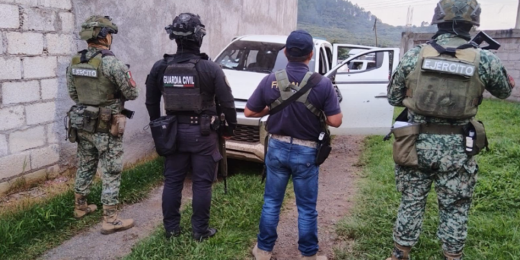 Tras repeler agresión en Tacámbaro, Guardia Civil detiene a 3 con armas y vehículo