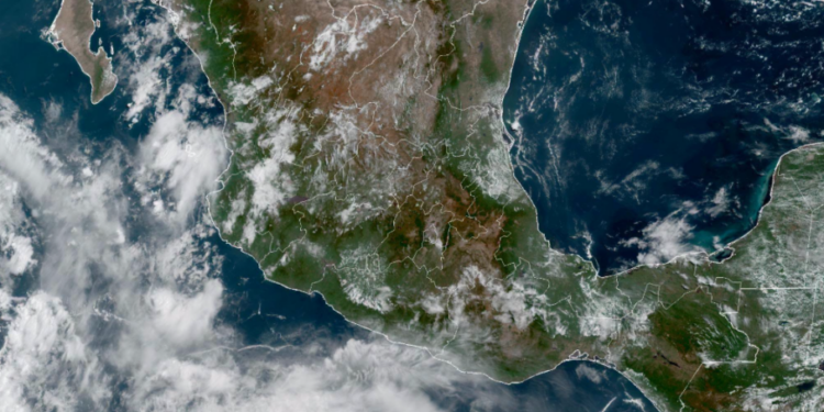 Domingo, con lluvias fuertes en diversas regiones del país debido a la interacción de múltiples sistemas meteorológicos.
