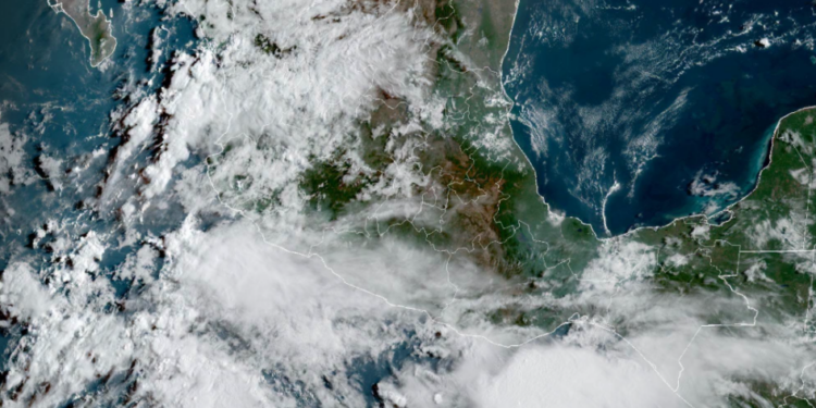 Lunes, con lluvias fuertes debido al ingreso de humedad impulsado por una zona de baja presión con potencial ciclónico.