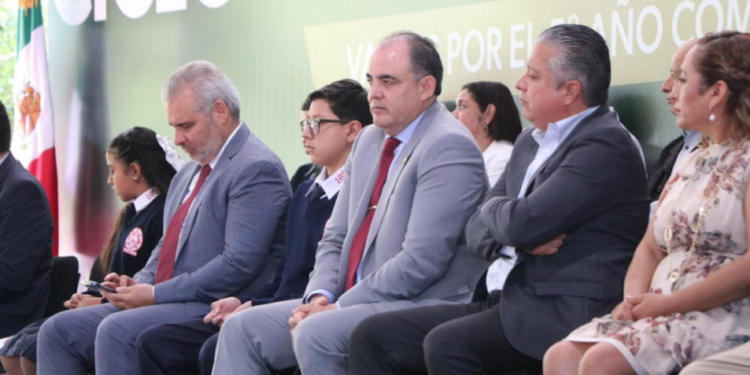 Cuatro ciclos escolares completos reflejan el compromiso con la educación: Baltazar Gaona