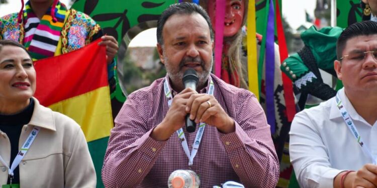 Julio Arreola da la bienvenida al 4.º Festival Internacional de Danza de Pátzcuaro